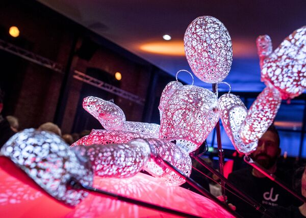 Dundu, Veranstaltung